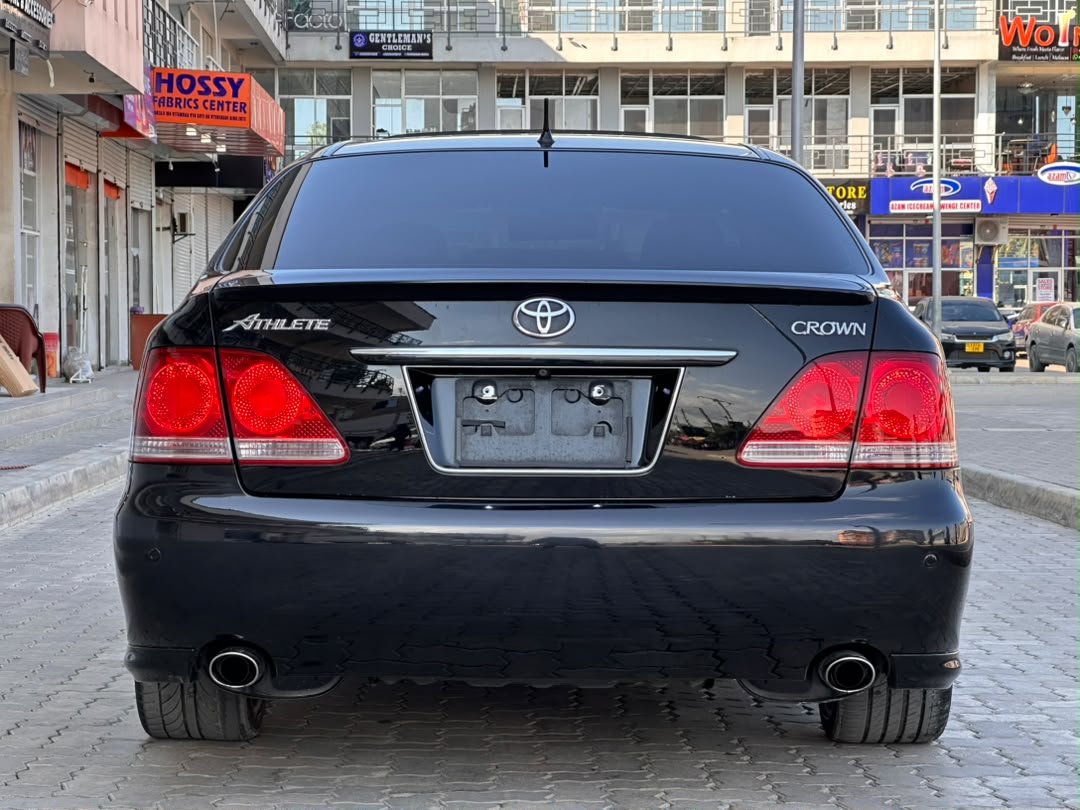 Toyota Crown Athletes thumbnail 9